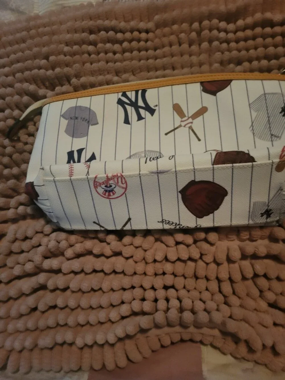 Dooney & Bourke  Cosmetics Case